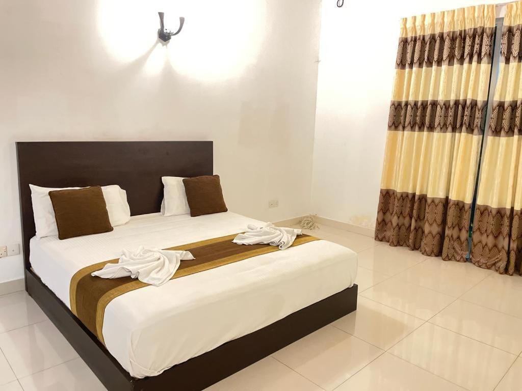 Aradhana Airport Transit Hotel Katunayaka Exterior foto