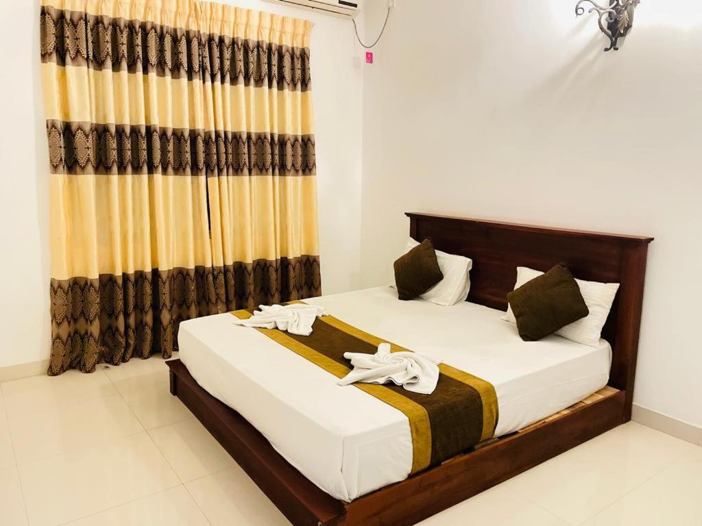 Aradhana Airport Transit Hotel Katunayaka Exterior foto